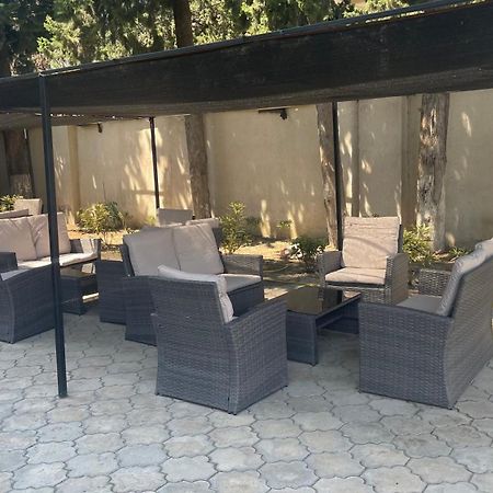 Hotel Holiday Villa Тбилиси Экстерьер фото