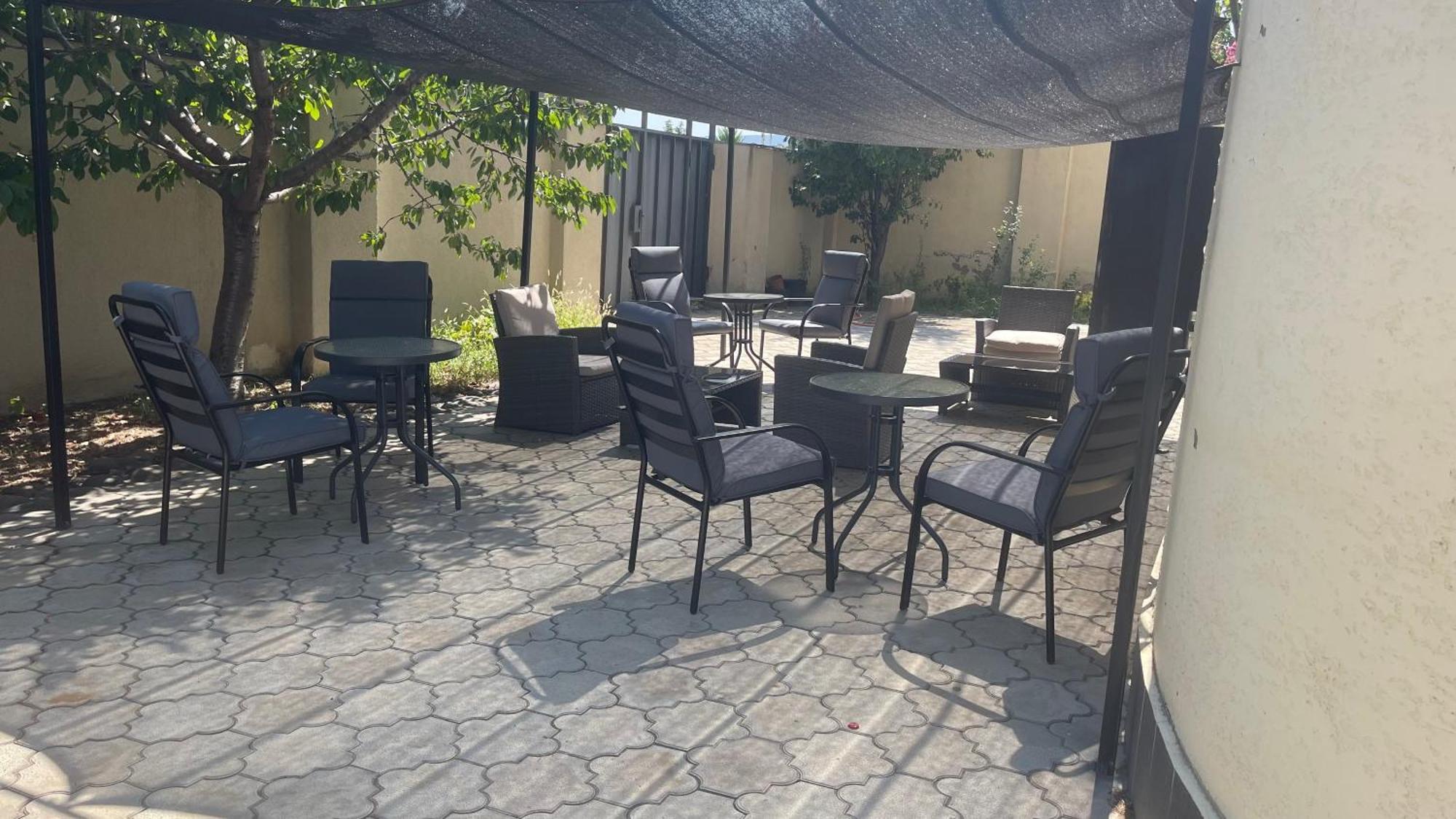 Hotel Holiday Villa Тбилиси Экстерьер фото