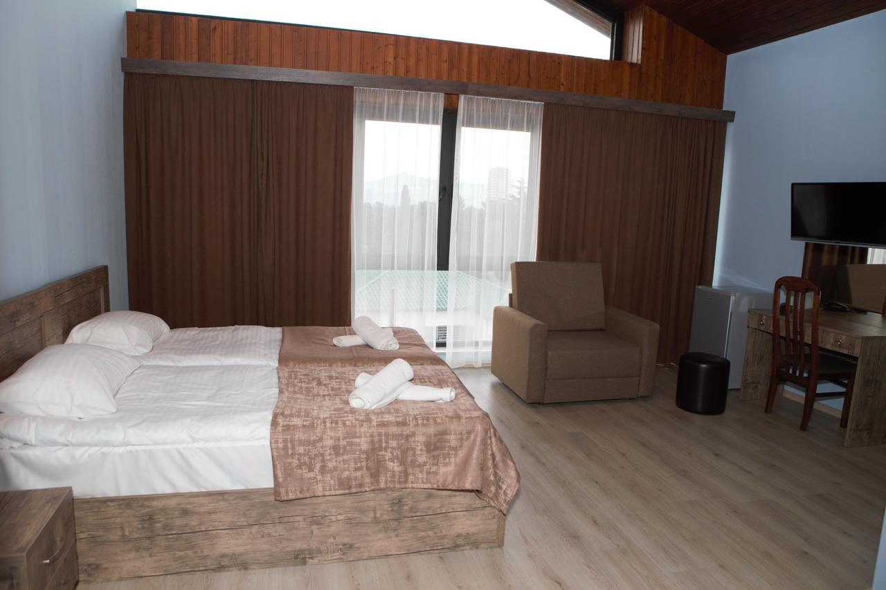 Hotel Holiday Villa Тбилиси Экстерьер фото