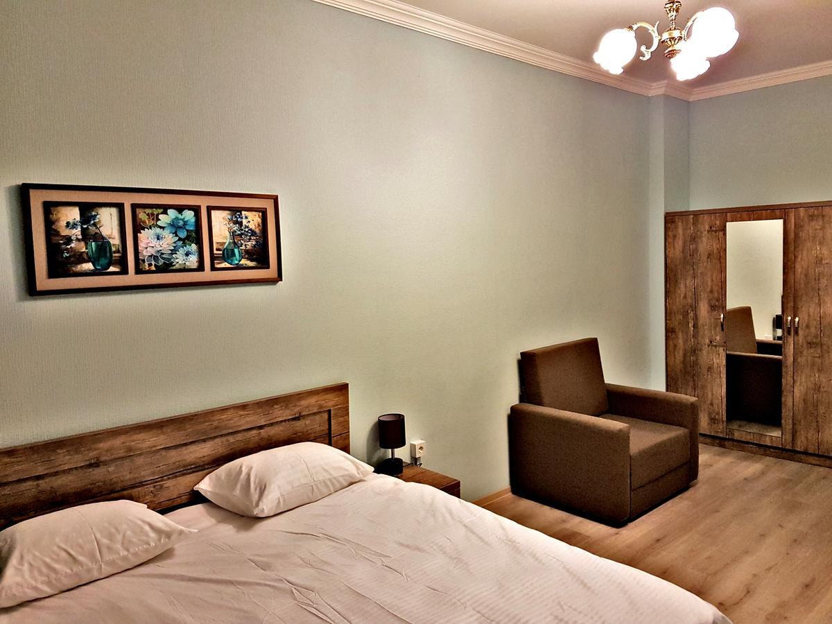 Hotel Holiday Villa Тбилиси Экстерьер фото