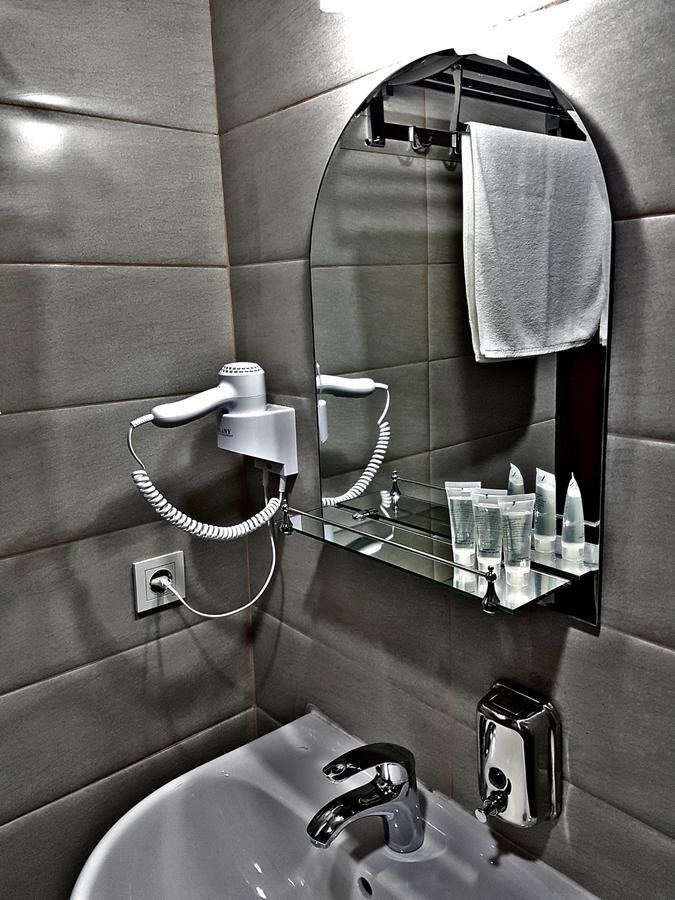 Hotel Holiday Villa Тбилиси Экстерьер фото