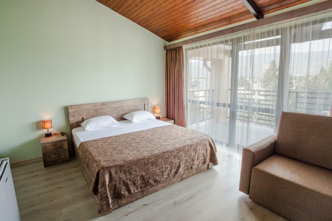 Hotel Holiday Villa Тбилиси Экстерьер фото