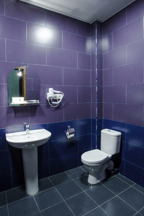 Hotel Holiday Villa Тбилиси Экстерьер фото