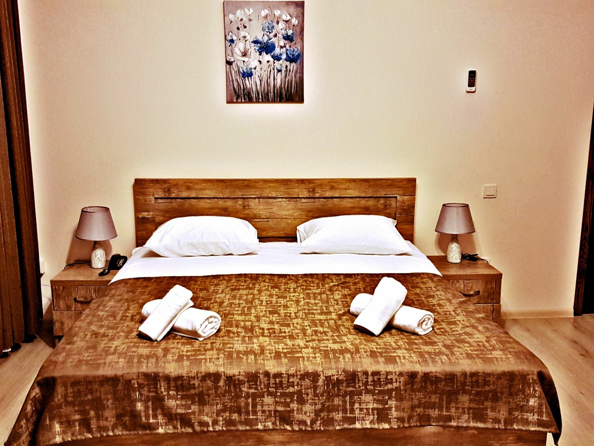 Hotel Holiday Villa Тбилиси Экстерьер фото